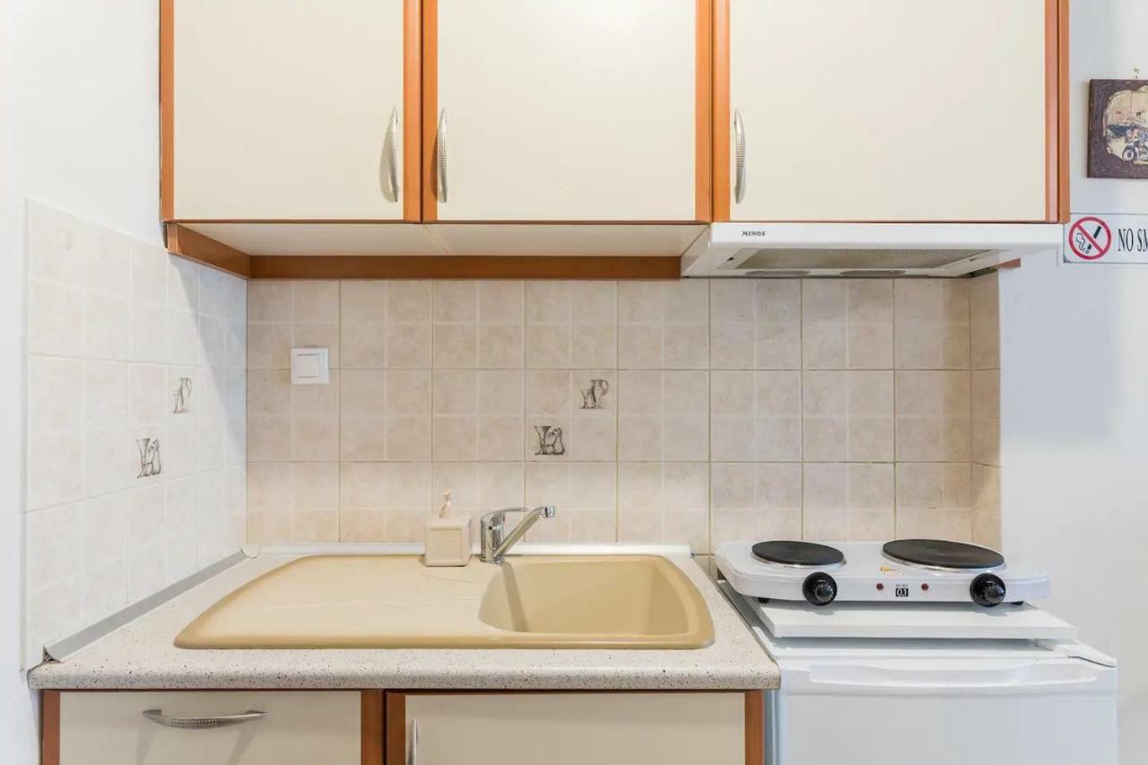 Central Studio! Fiber Wifi, Ac, Private, Self Check-In! Tesalonika Bagian luar foto