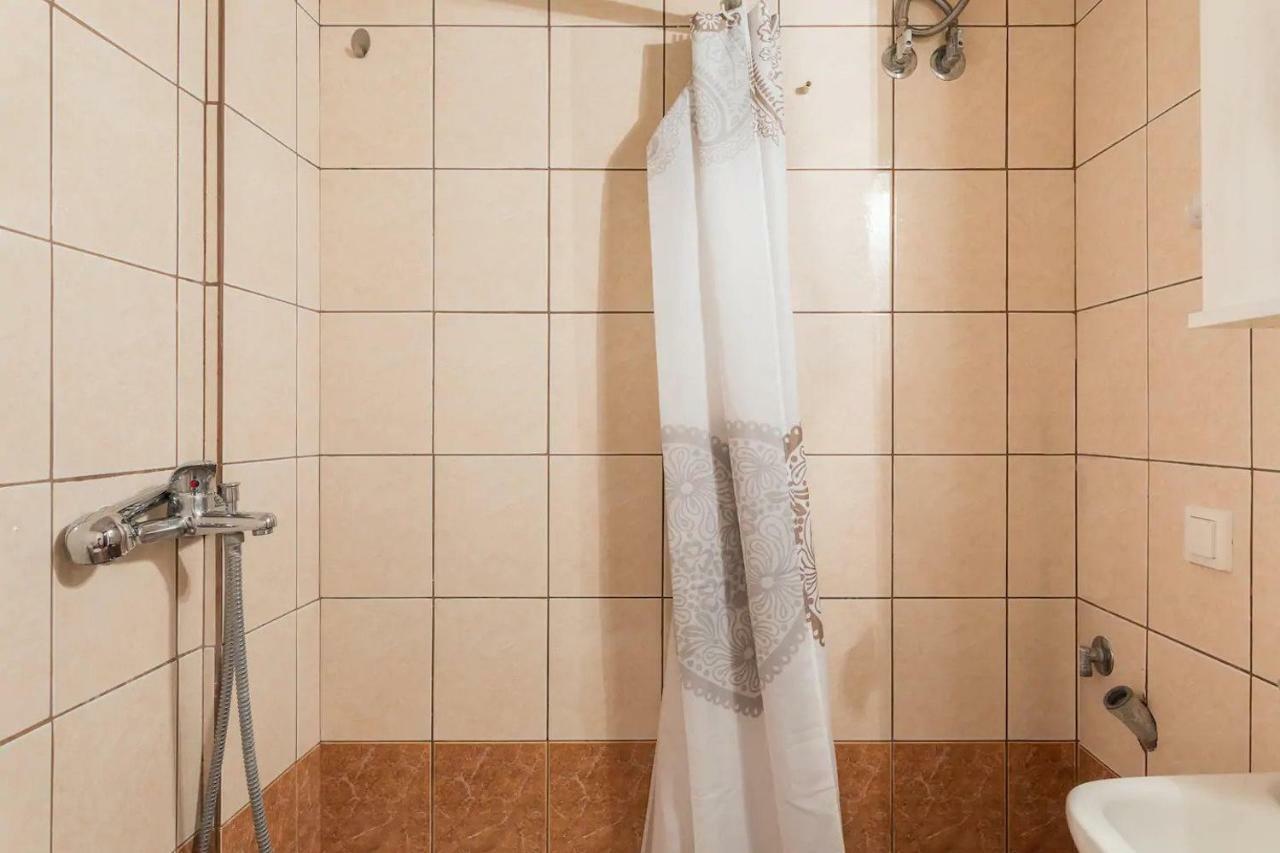 Central Studio! Fiber Wifi, Ac, Private, Self Check-In! Tesalonika Bagian luar foto